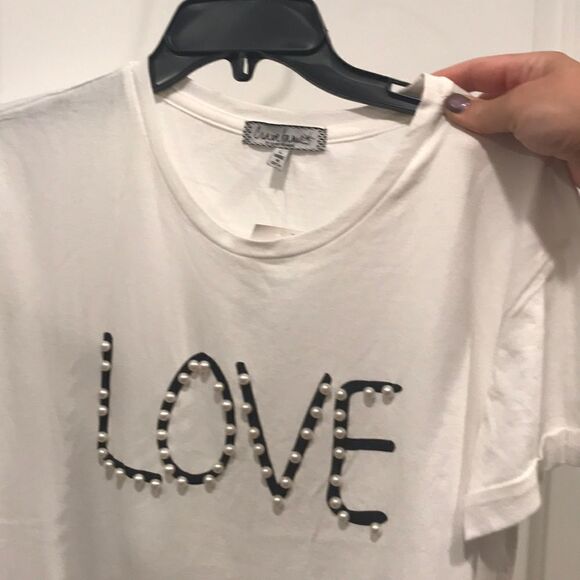 🎉1 hr sale🎉Pearl T-shirt - Picture 3 of 6